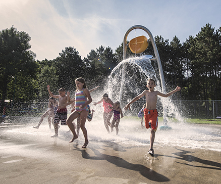 Splash pad tipping bucket