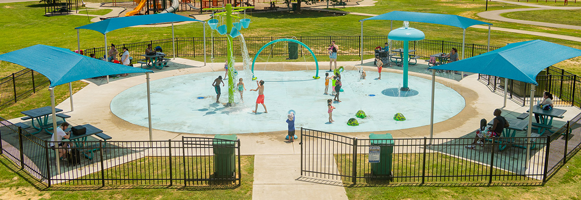 Wide shot of Friendly Park Splash Pad
